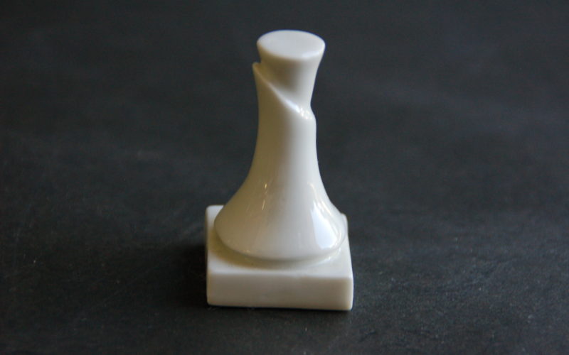 dame, pièce d échecs en porcelaine 