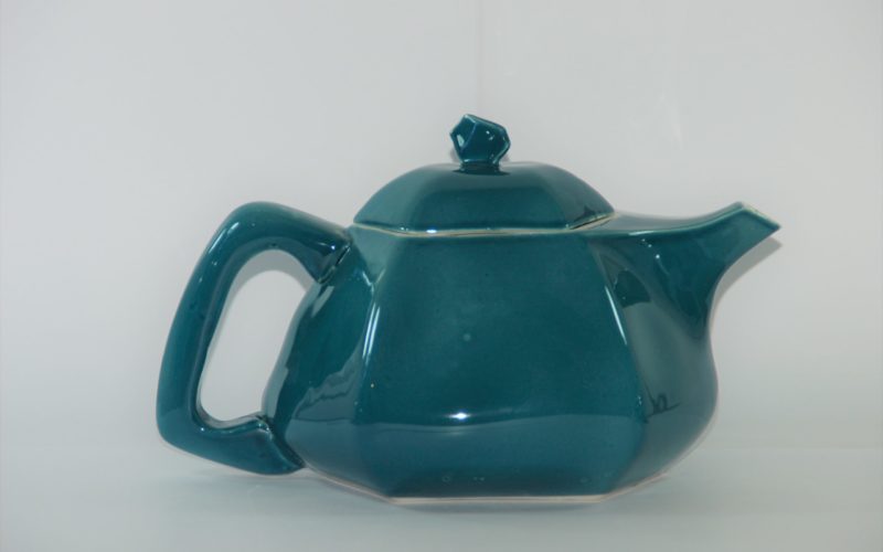 Théière en porcelaine émaillé vert de blue